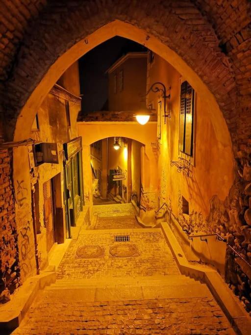 Charming Studio Ideal For Getaways Or Workations In Sibiu'S Medieval City Center Extérieur photo