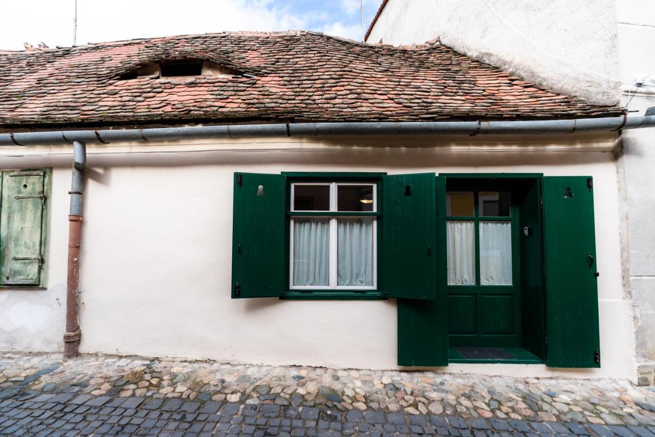 Charming Studio Ideal For Getaways Or Workations In Sibiu'S Medieval City Center Extérieur photo